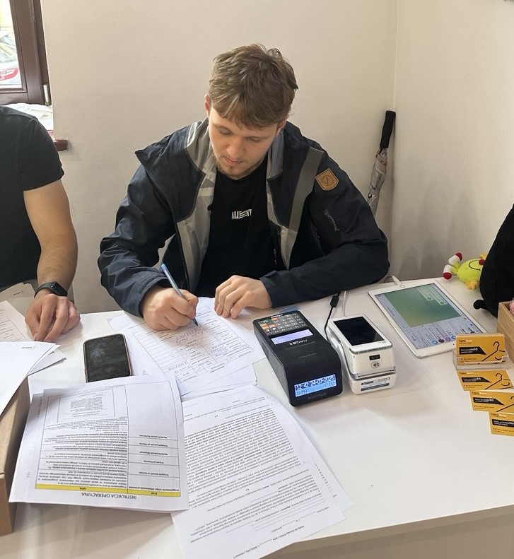Jak otworzyć sklep second hand? 8 praktycznych lekcji, których nauczyliśmy się, prowadząc własny sklep poradnik